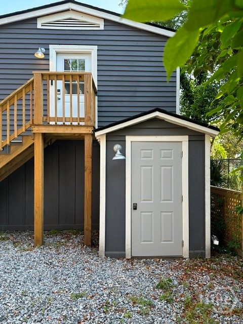 528 E 37th Street A Property Photo 2