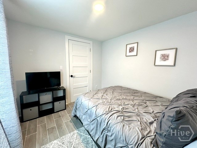 528 E 37th Street A Property Photo 8