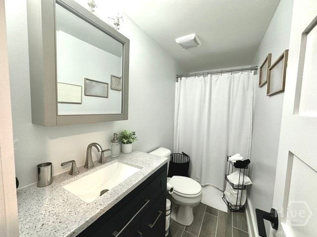 528 E 37th Street A Property Photo 10