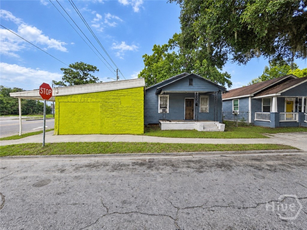 216 W 60th Street Property Photo 5