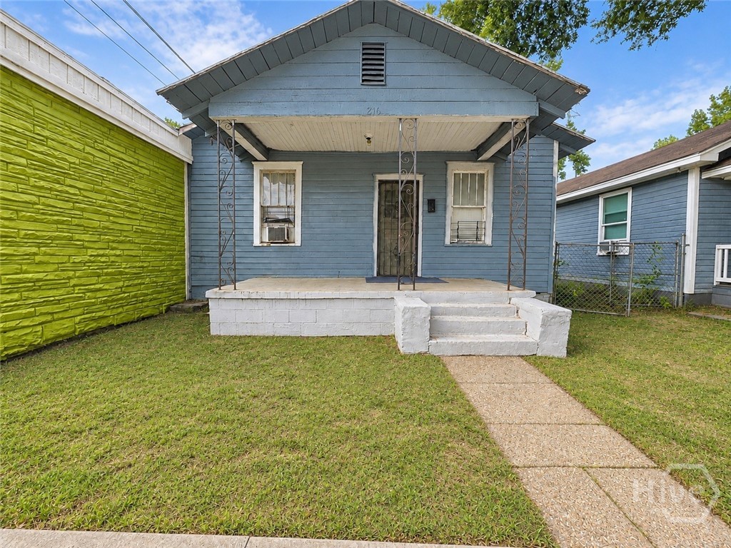 216 W 60th Street Property Photo 2