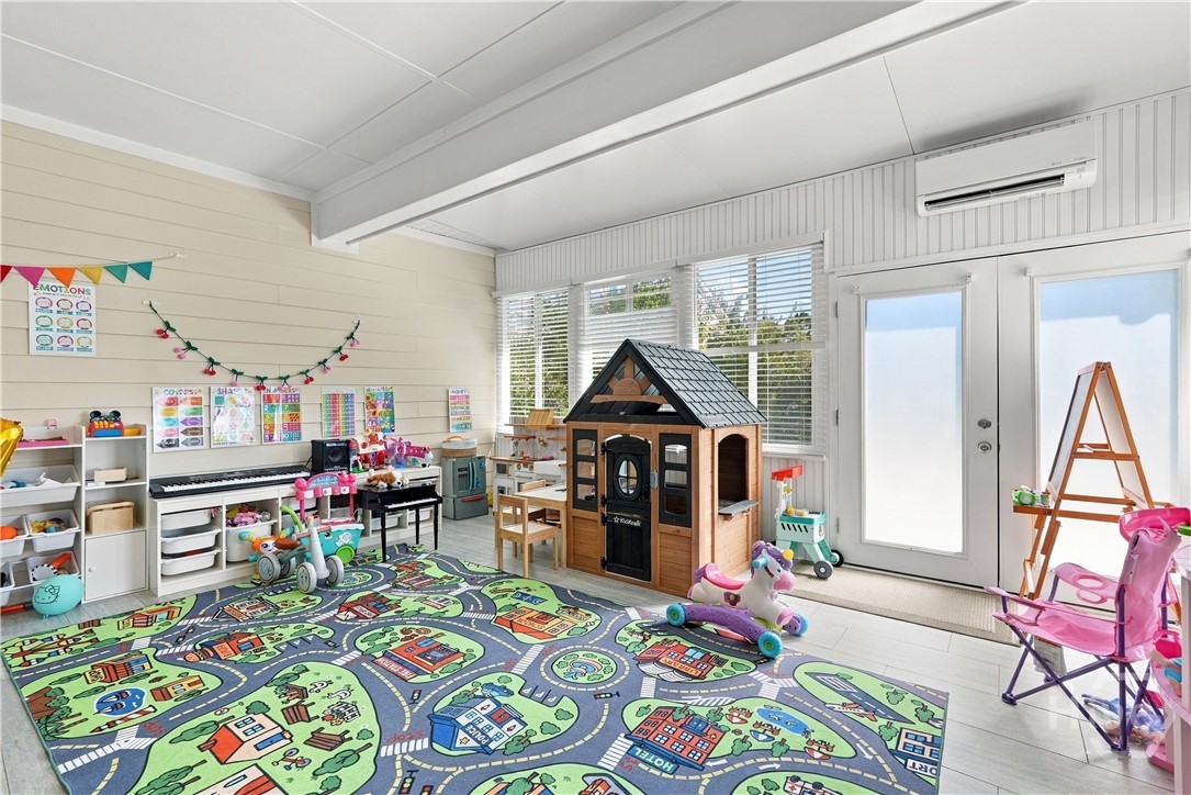 4 Catteshall Lane Property Photo 15