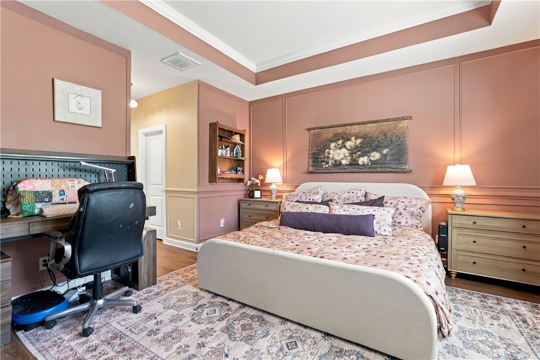 4 Catteshall Lane Property Photo 18