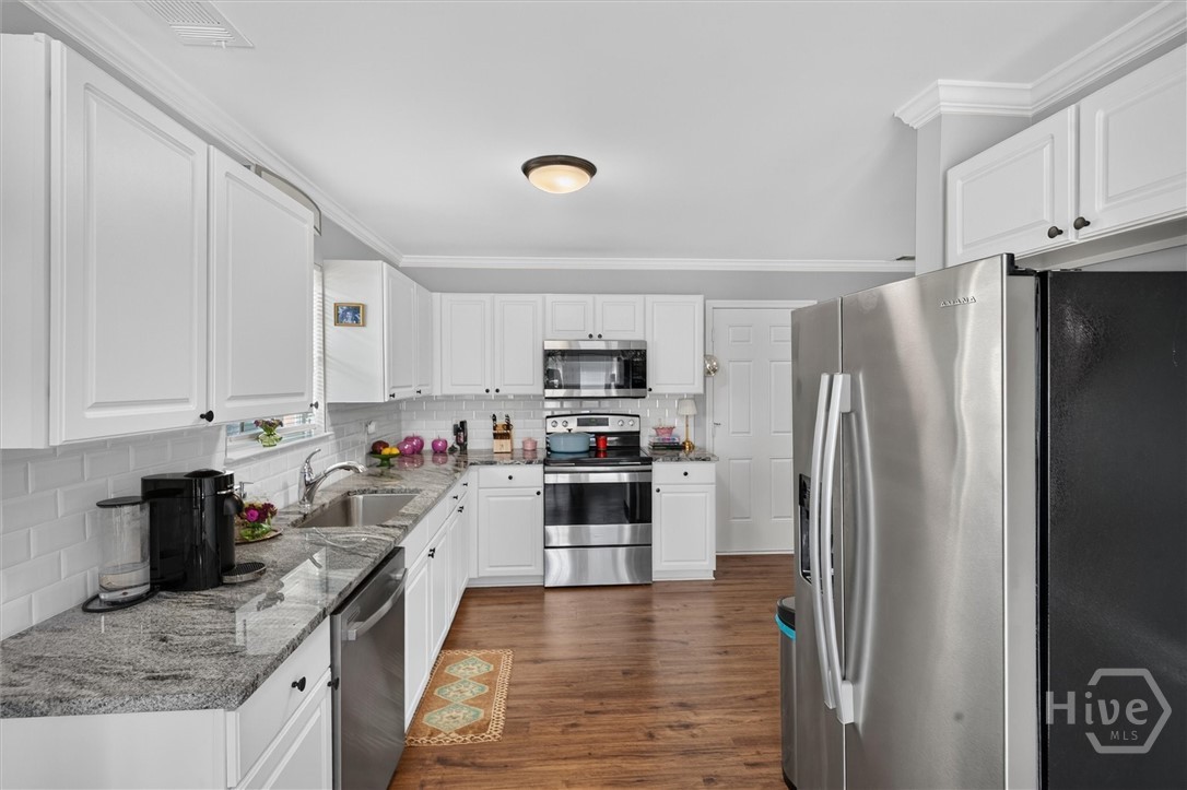 1159 Mohawk Street M4 Property Photo 10