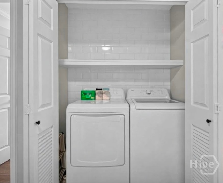 1159 Mohawk Street M4 Property Photo 16