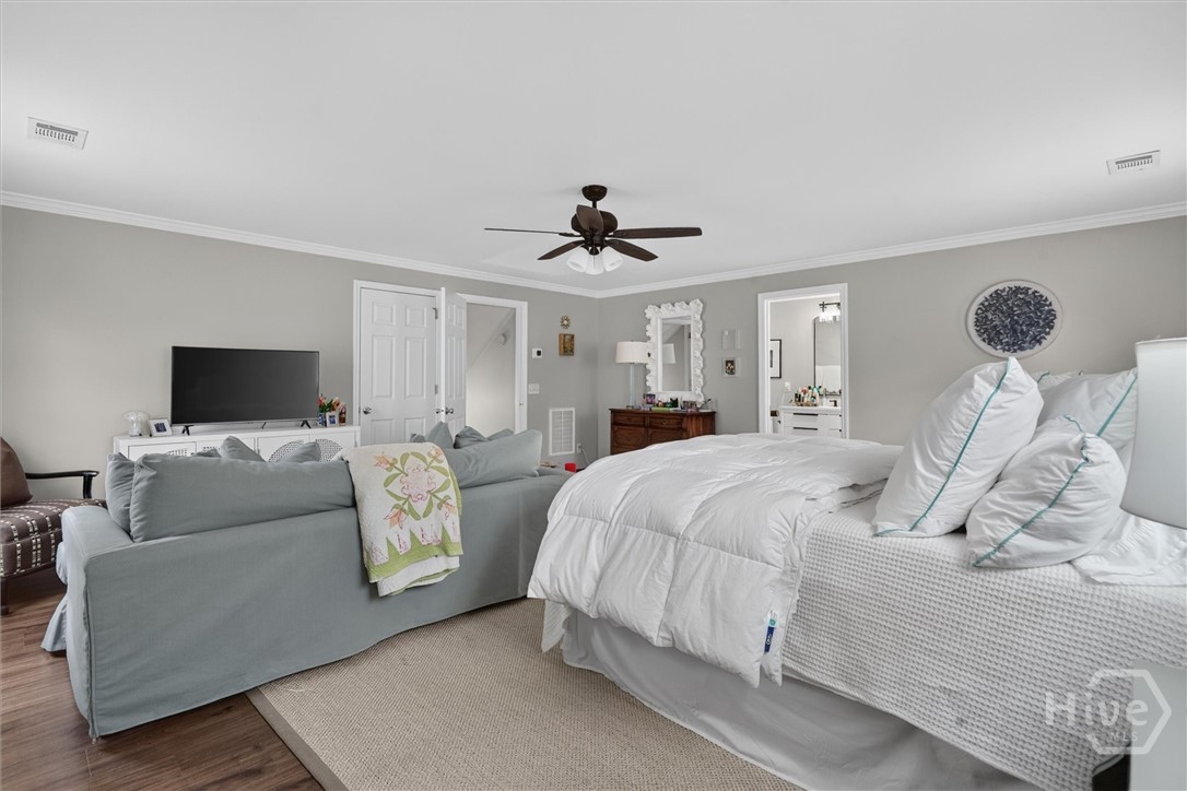 1159 Mohawk Street M4 Property Photo 18