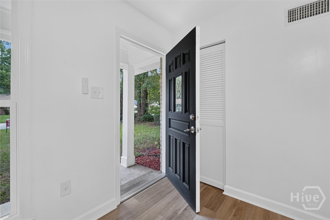 1629 Glen Ridge Drive Property Photo 5