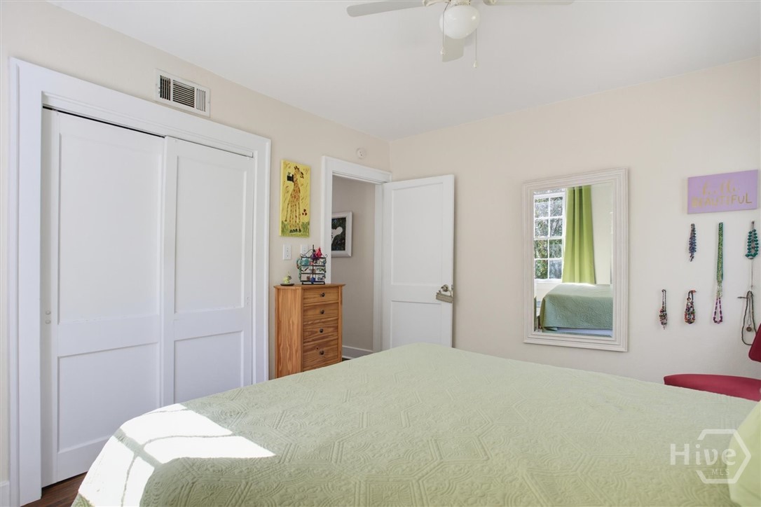 406 E 61st Street Property Photo 19