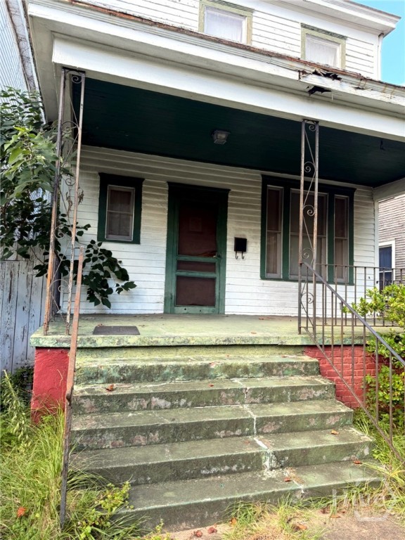 218 W 41st Street Property Photo 2