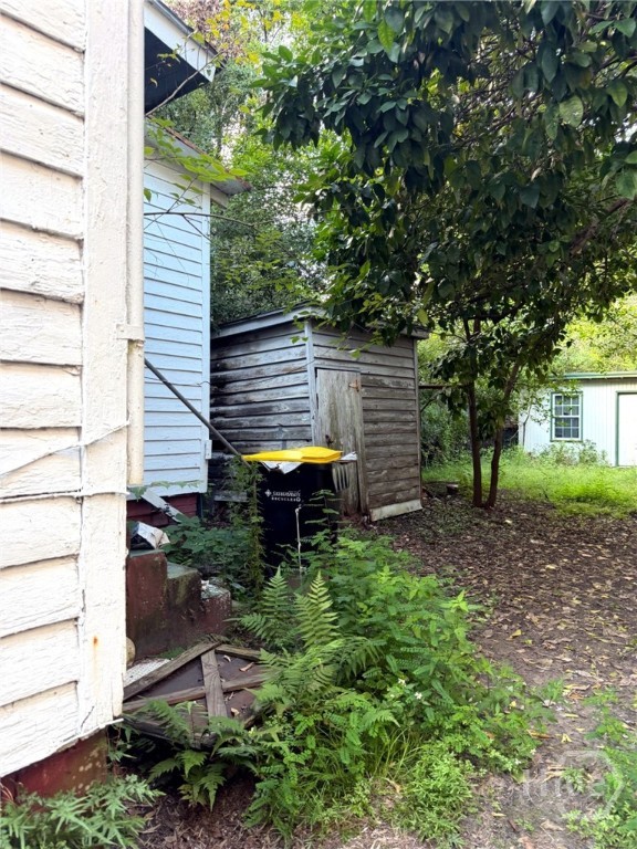 218 W 41st Street Property Photo 6