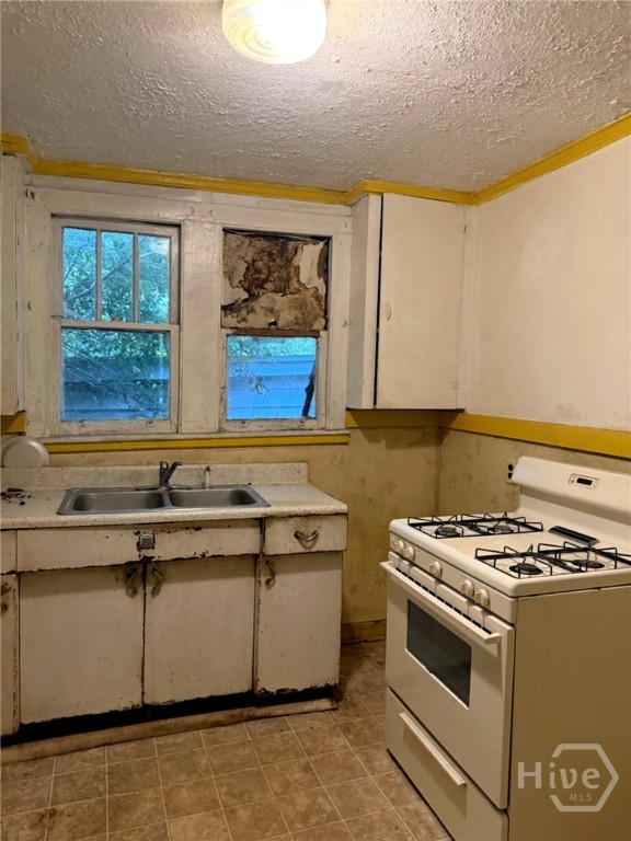 218 W 41st Street Property Photo 11