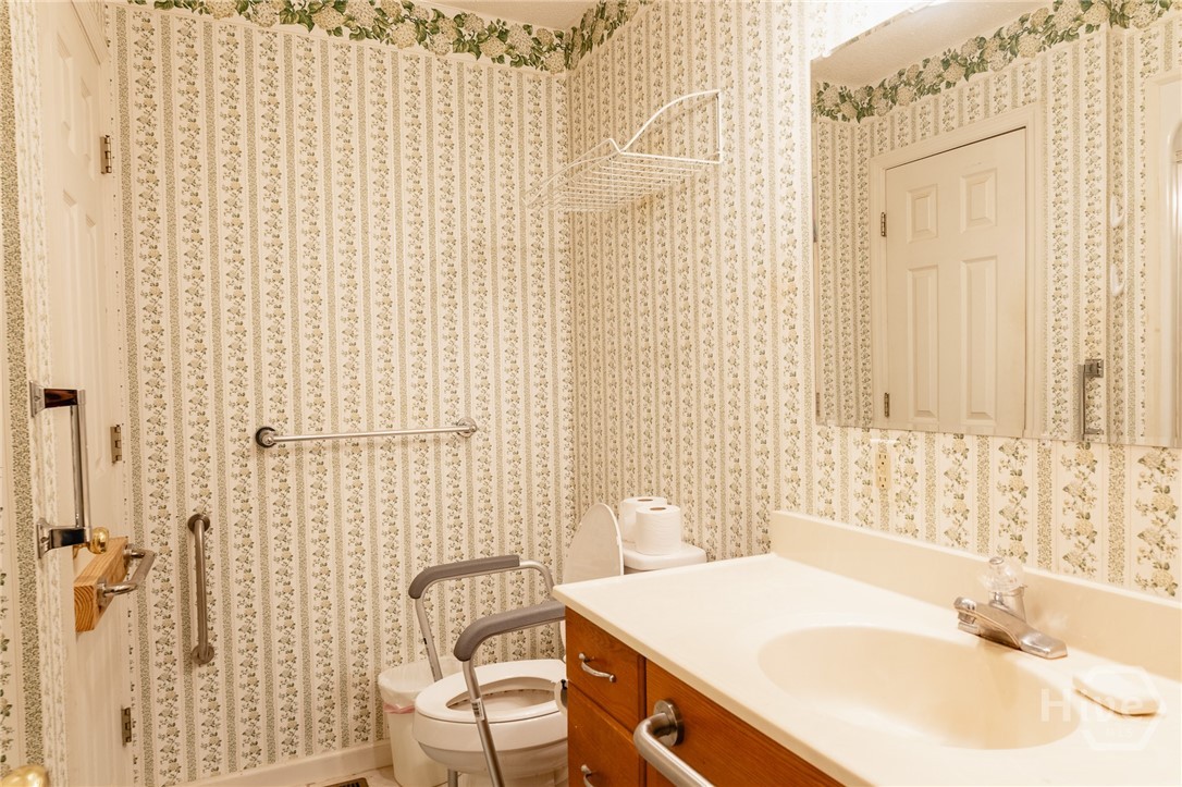1052 Spencer Road Property Photo 8