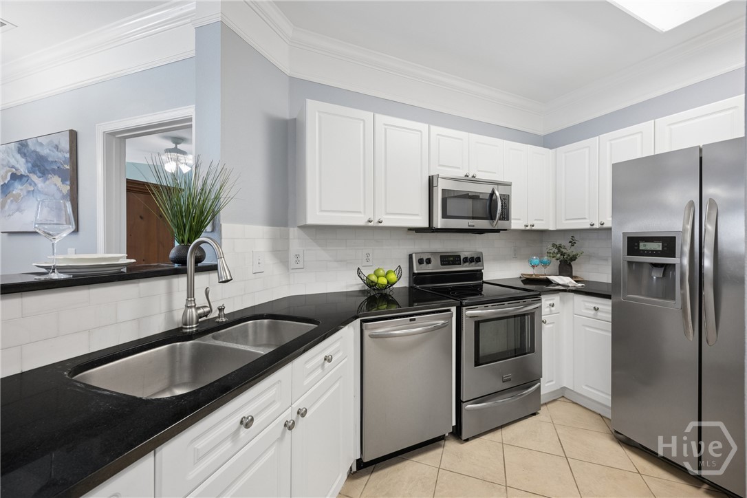1913 Whitemarsh Way Property Photo 3