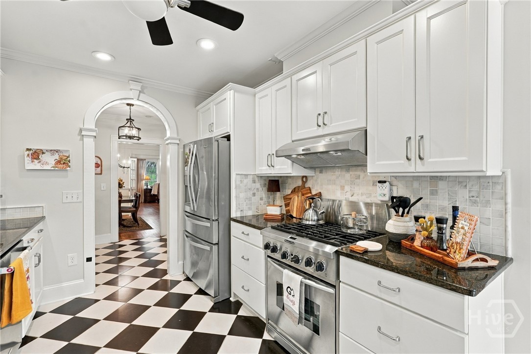 633 E 46th Street Property Photo 12