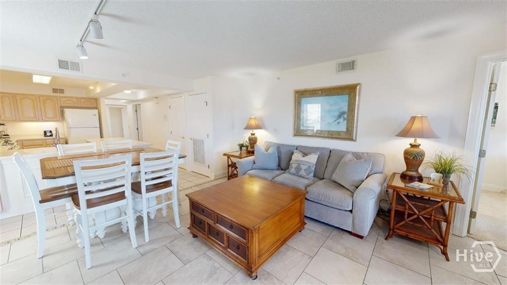 1609 Strand Avenue Property Photo 2