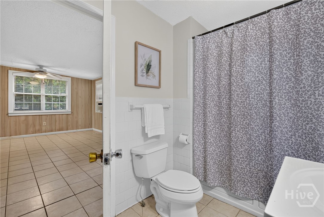 715 E 60th Street Property Photo 17
