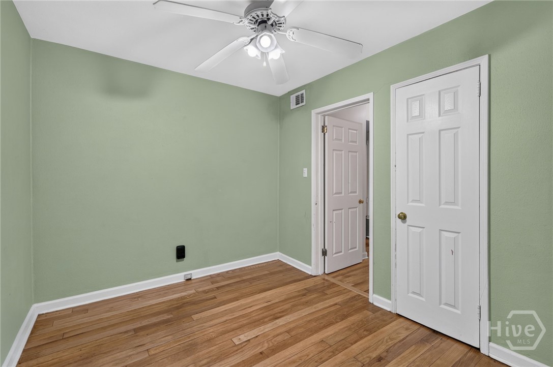 715 E 60th Street Property Photo 19