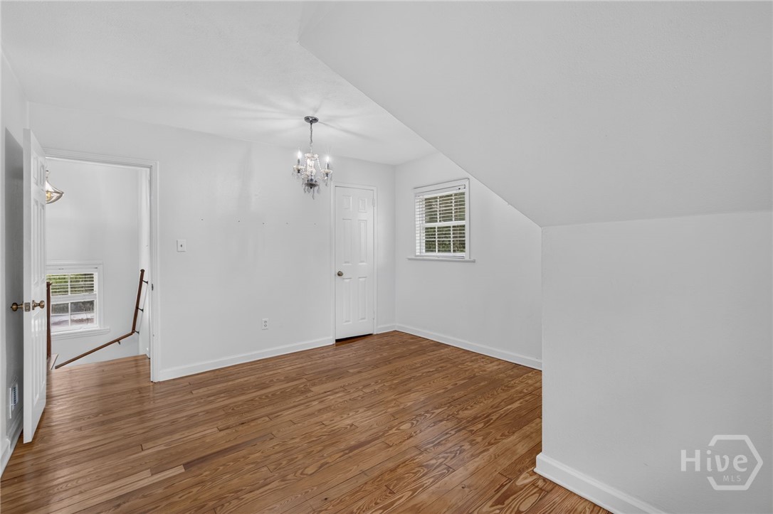 715 E 60th Street Property Photo 22