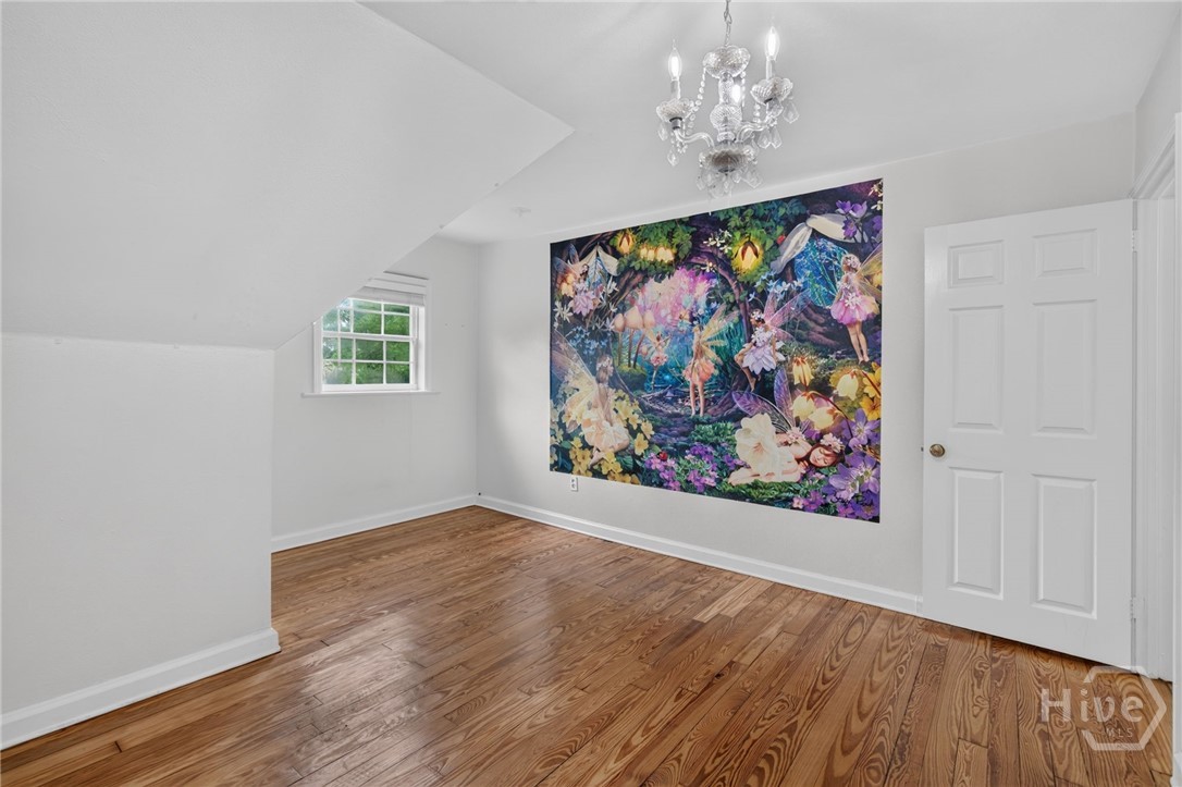 715 E 60th Street Property Photo 23
