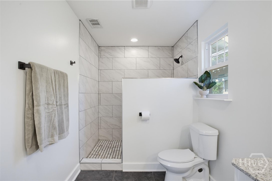 707 E 49th Street Property Photo 37