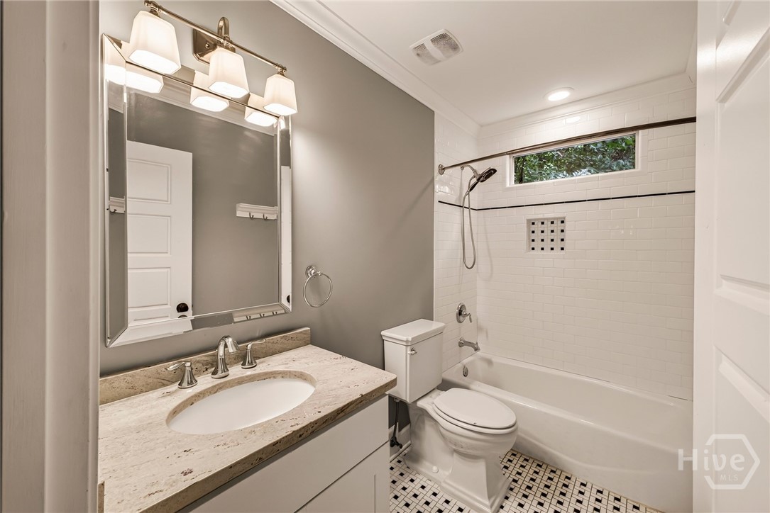 316 E 57th Street Property Photo 21
