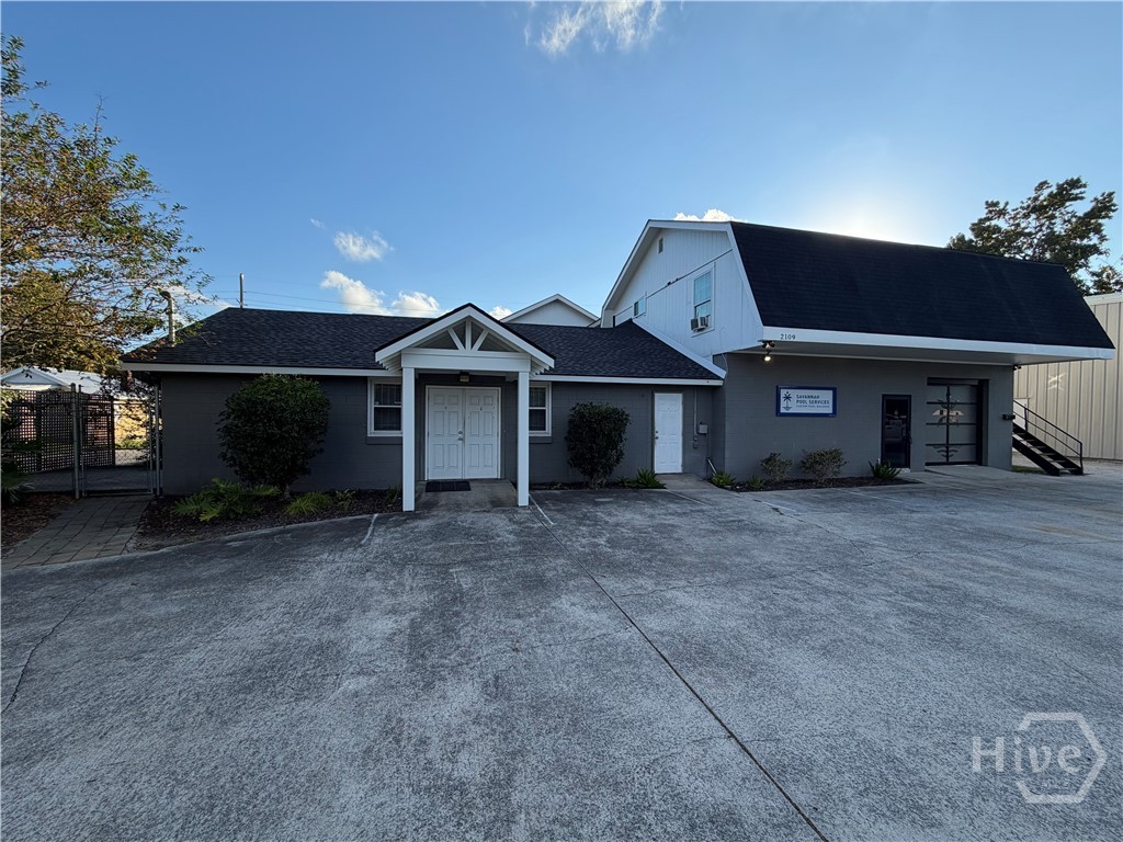 2109 Colorado Avenue Property Photo 2