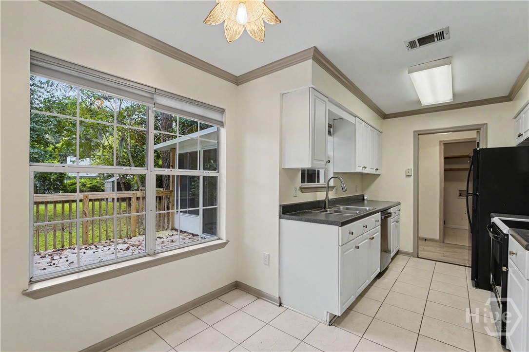 23 E Deerwood Road Property Photo 10