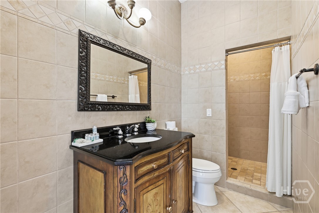 605 6th Street B Property Photo 10
