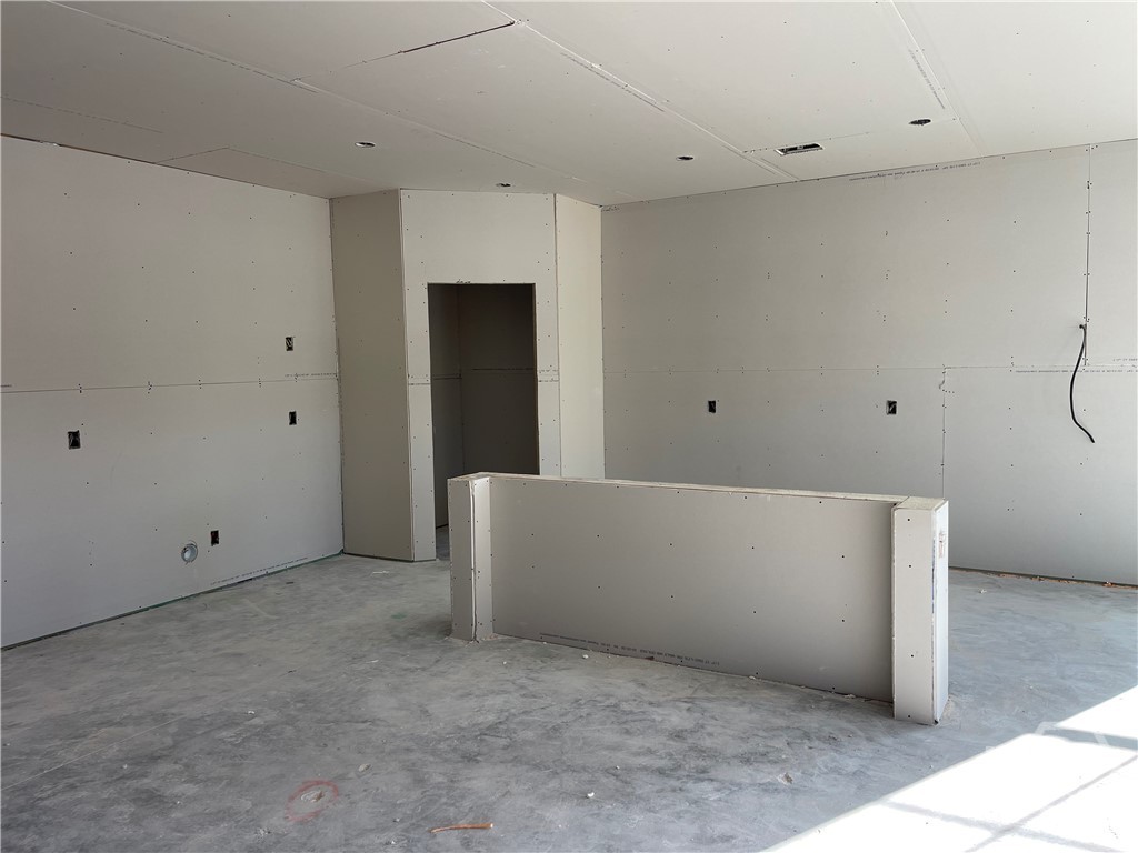 171 Como Drive Property Photo 4