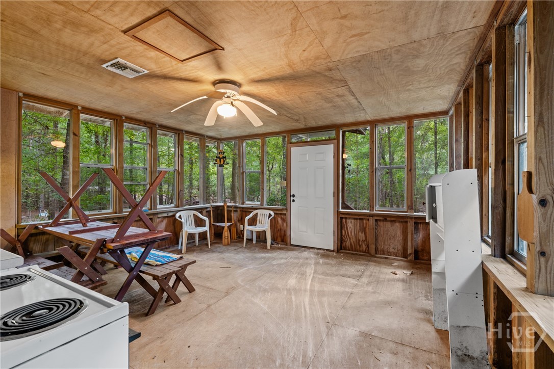 628 Riverside Drive Property Photo 9