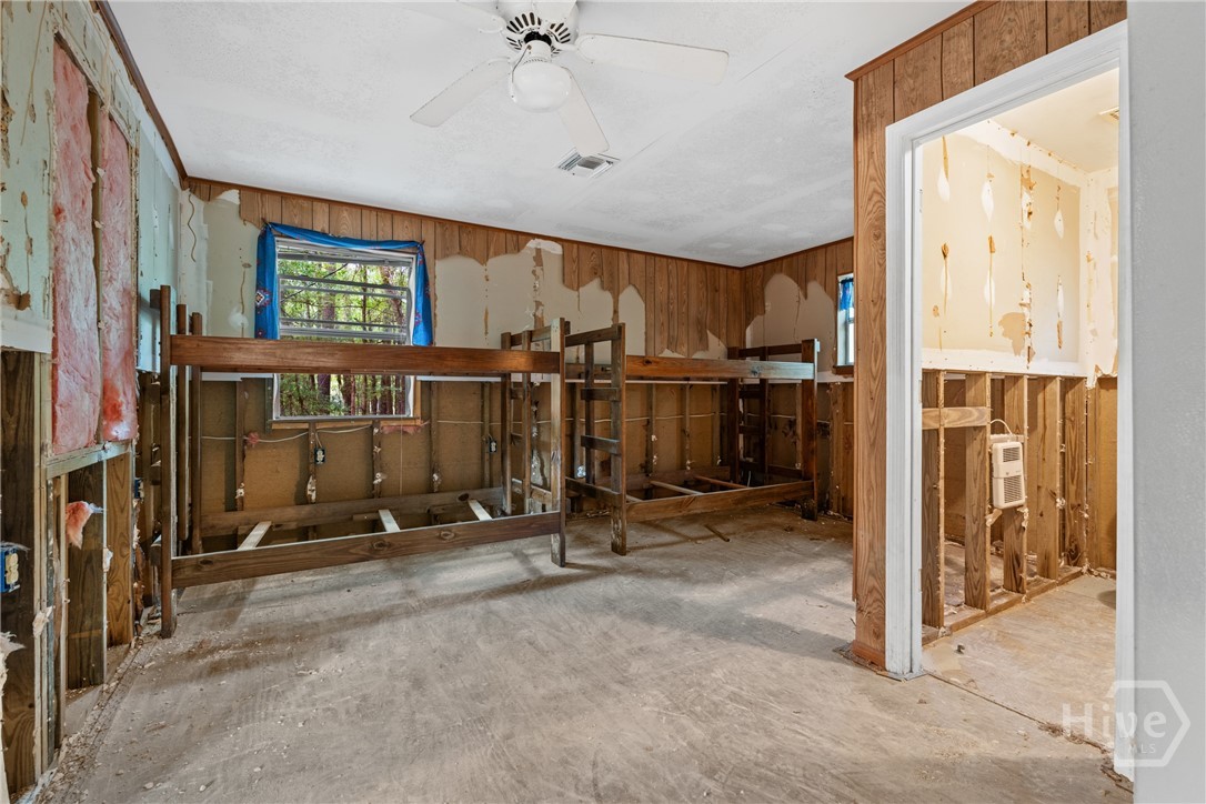 628 Riverside Drive Property Photo 12