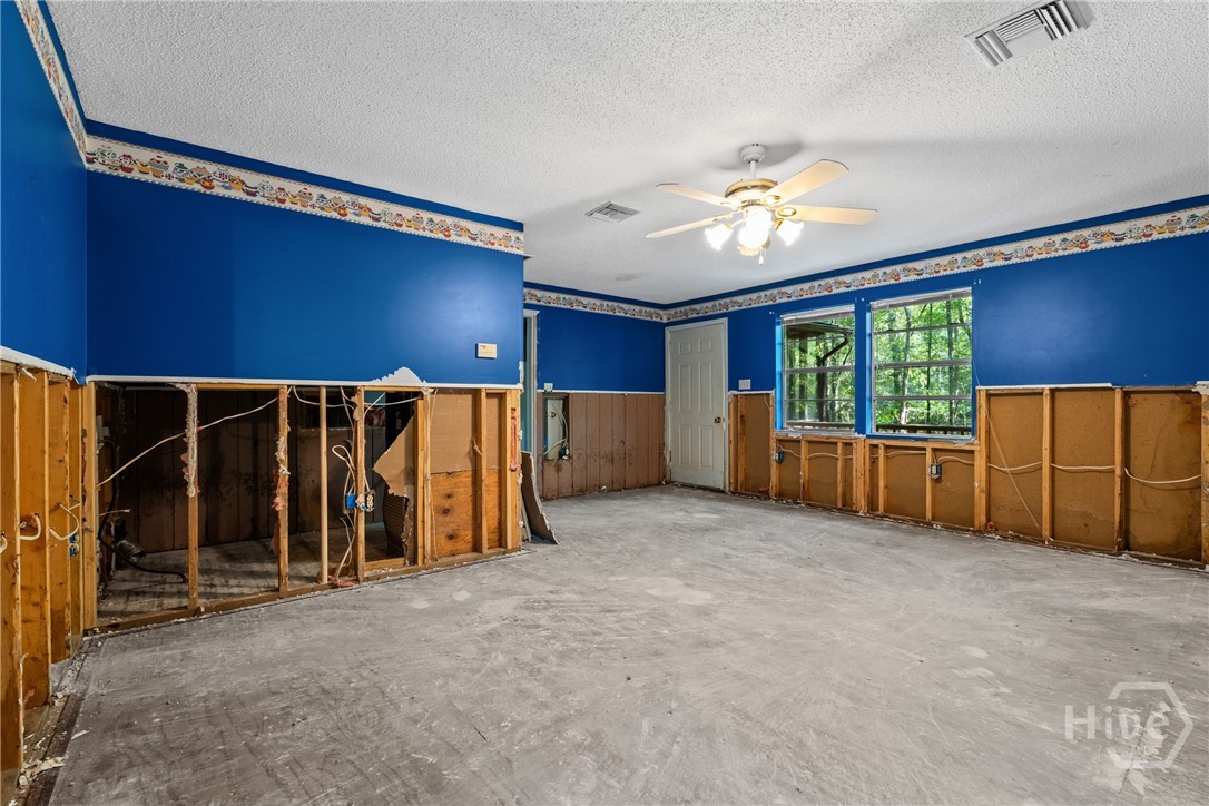 628 Riverside Drive Property Photo 14