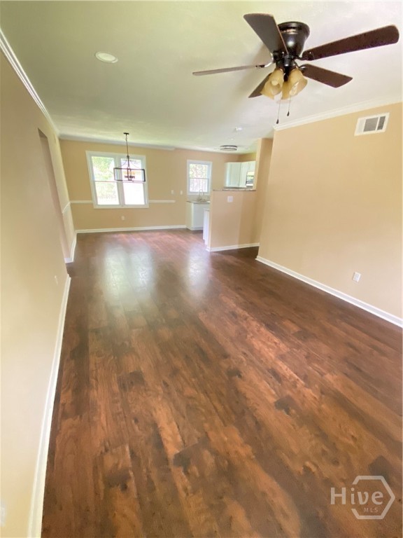 1302 E 70th Street Property Photo 3