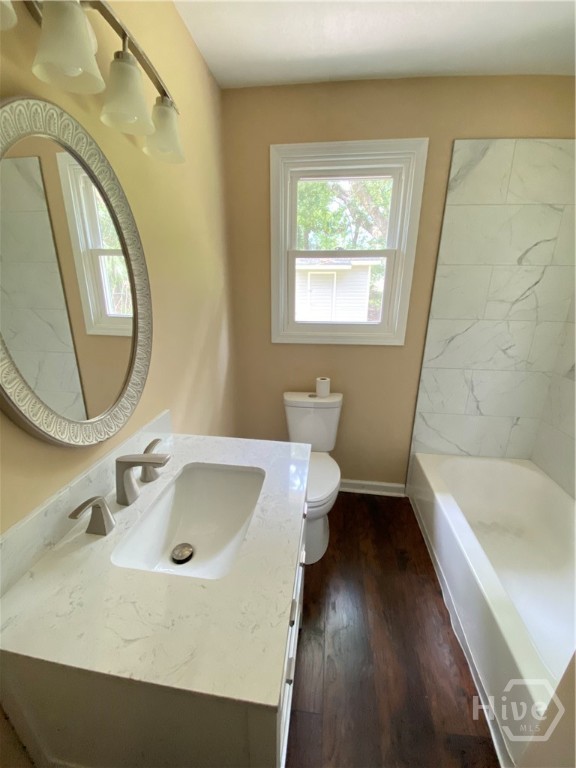 1302 E 70th Street Property Photo 7