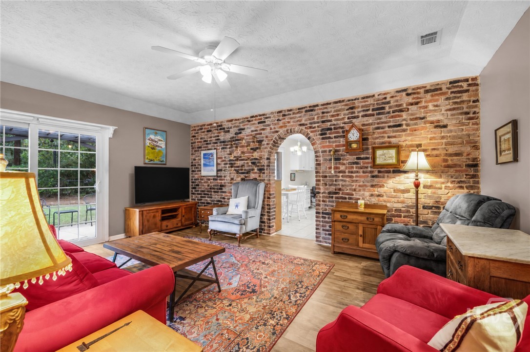 26 River Oaks Road Property Photo 5