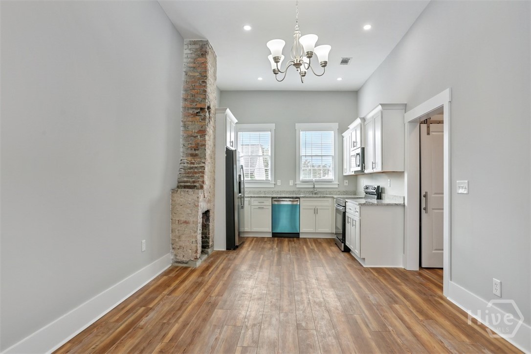 537 E Congress Street A & B Property Photo 8