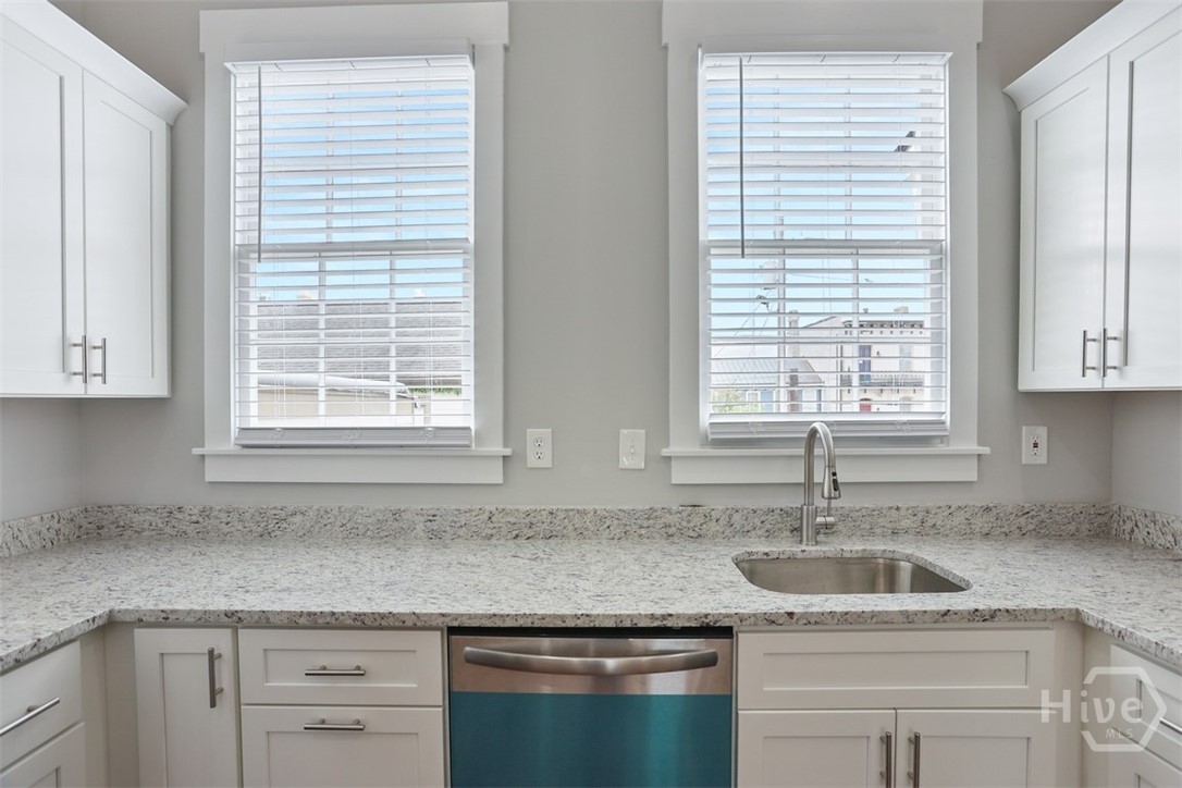 537 E Congress Street A & B Property Photo 12