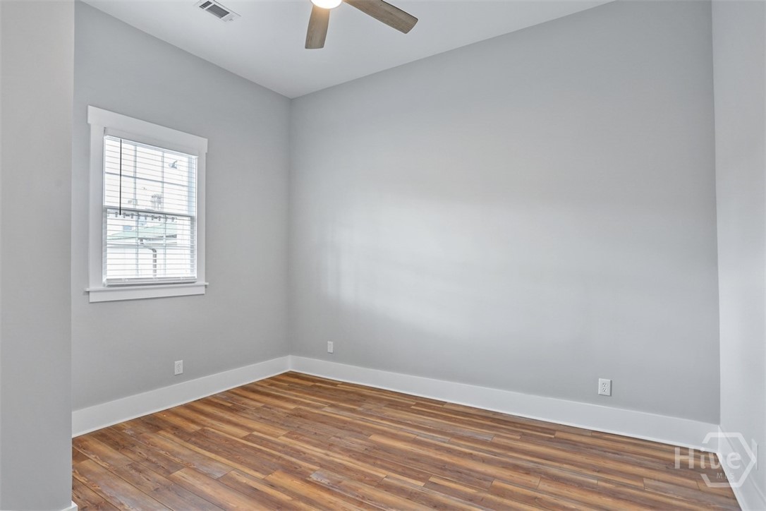 537 E Congress Street A & B Property Photo 15