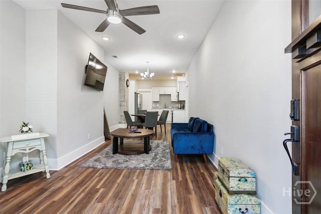537 E Congress Street A & B Property Photo 33