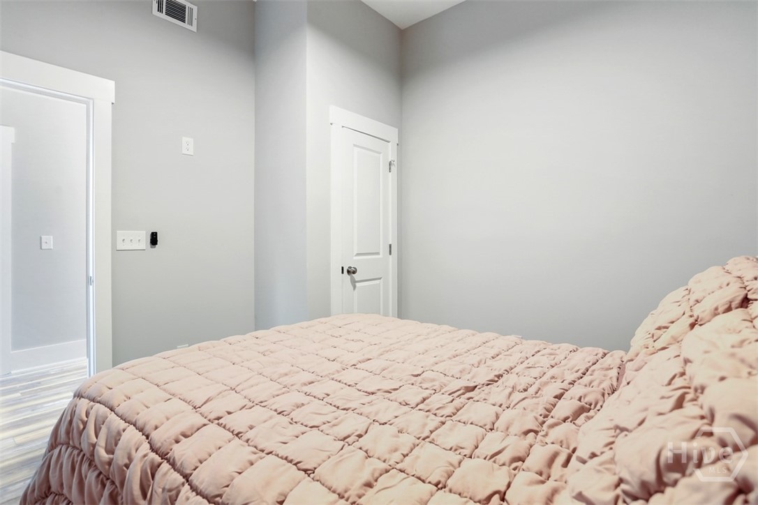 537 E Congress Street A & B Property Photo 44