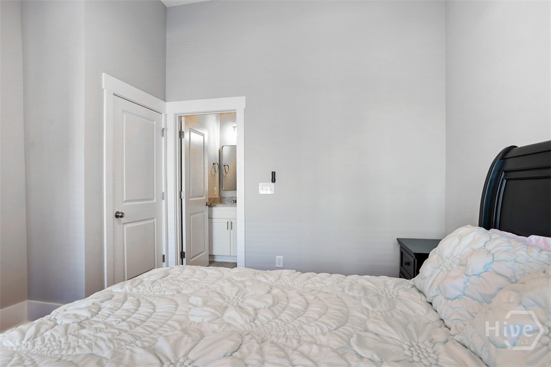 537 E Congress Street A & B Property Photo 49