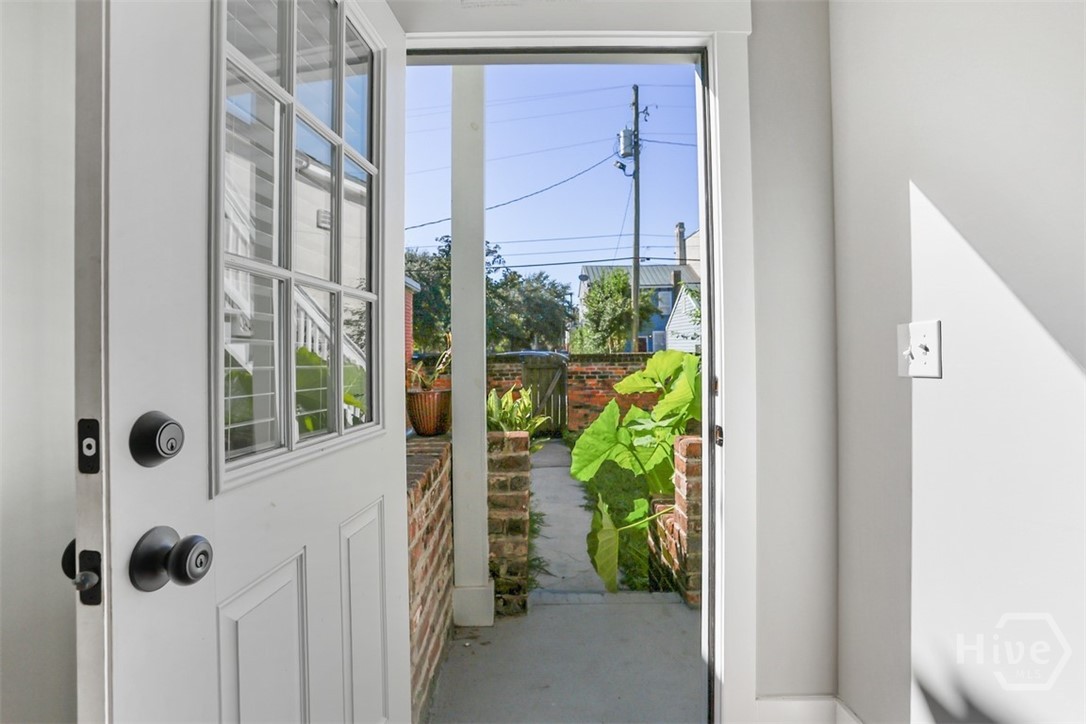 537 E Congress Street A & B Property Photo 54