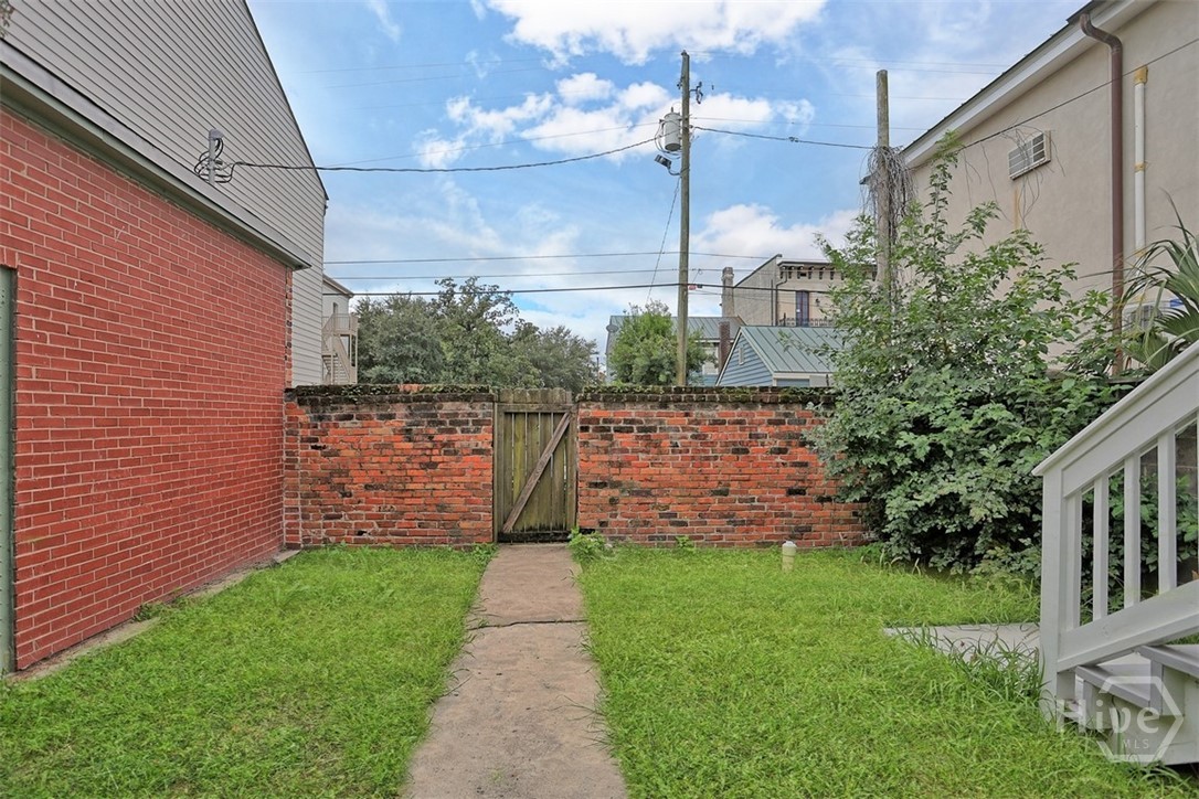 537 E Congress Street A & B Property Photo 55
