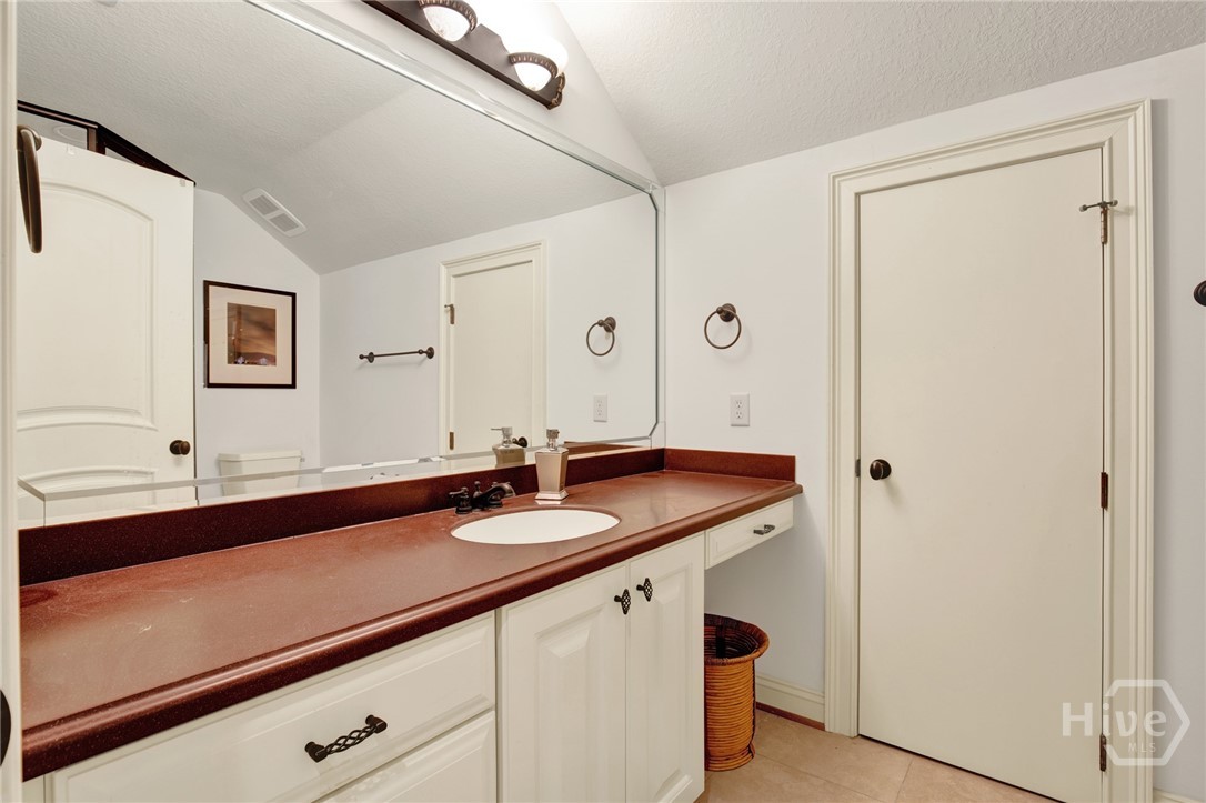 27 Shore Road Property Photo 20