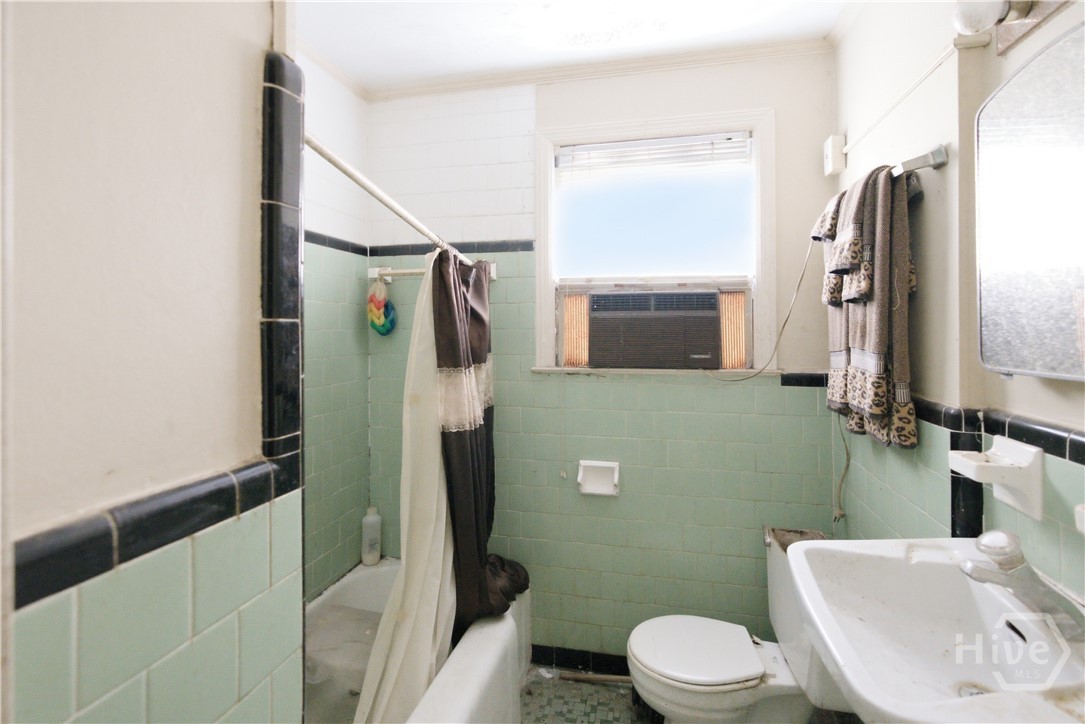 701 Highland Drive Property Photo 6