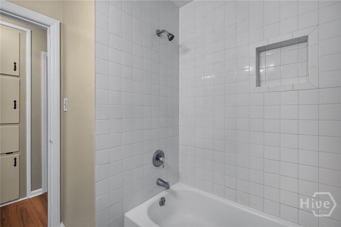 8601 Cresthill Avenue Property Photo 16