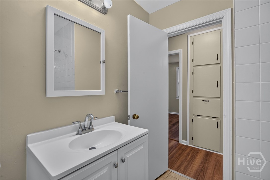 8601 Cresthill Avenue Property Photo 17