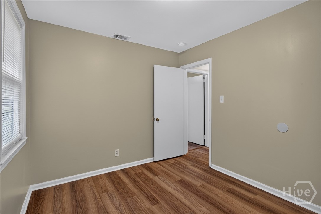 8601 Cresthill Avenue Property Photo 18