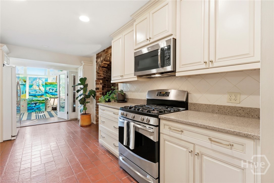 13104 Largo Drive Property Photo 16
