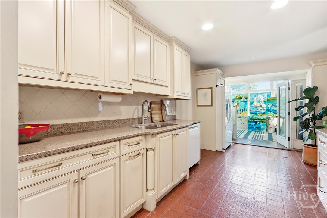 13104 Largo Drive Property Photo 17